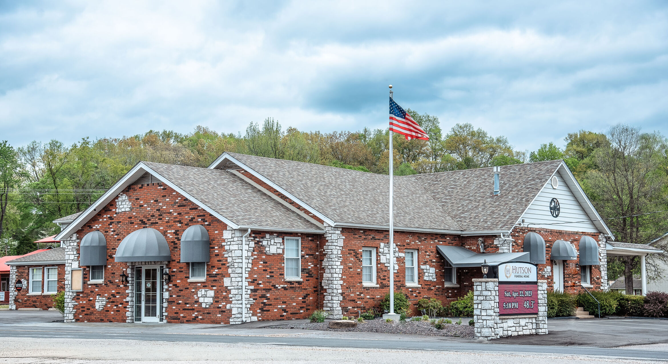 Hutson Funeral Home Steelville MO funeral home and cremation