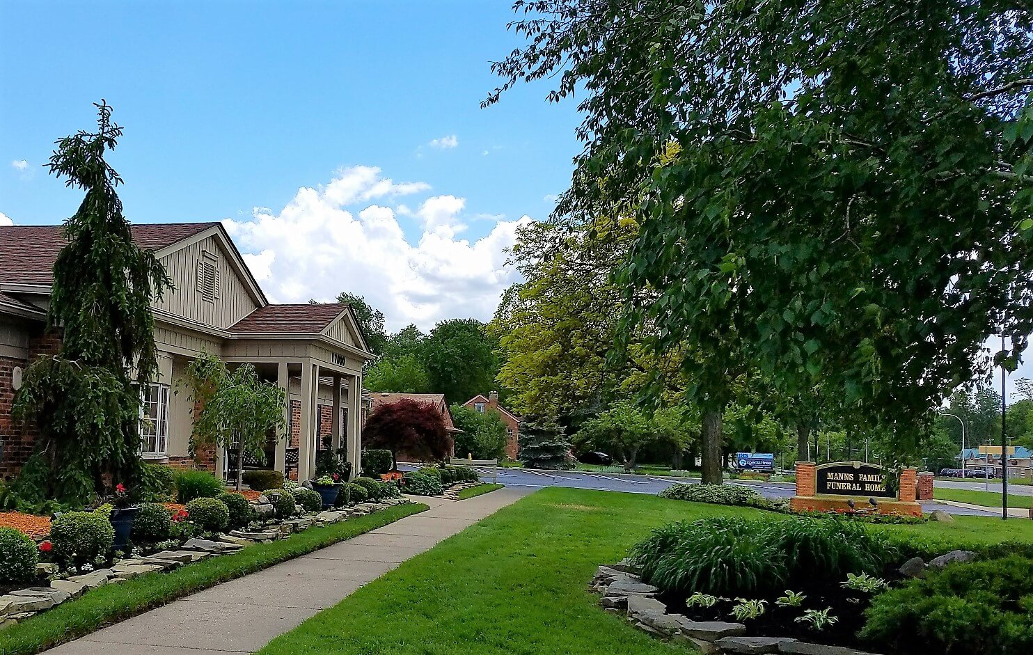 Manns Family Funeral Home Livonia MI funeral home and cremation