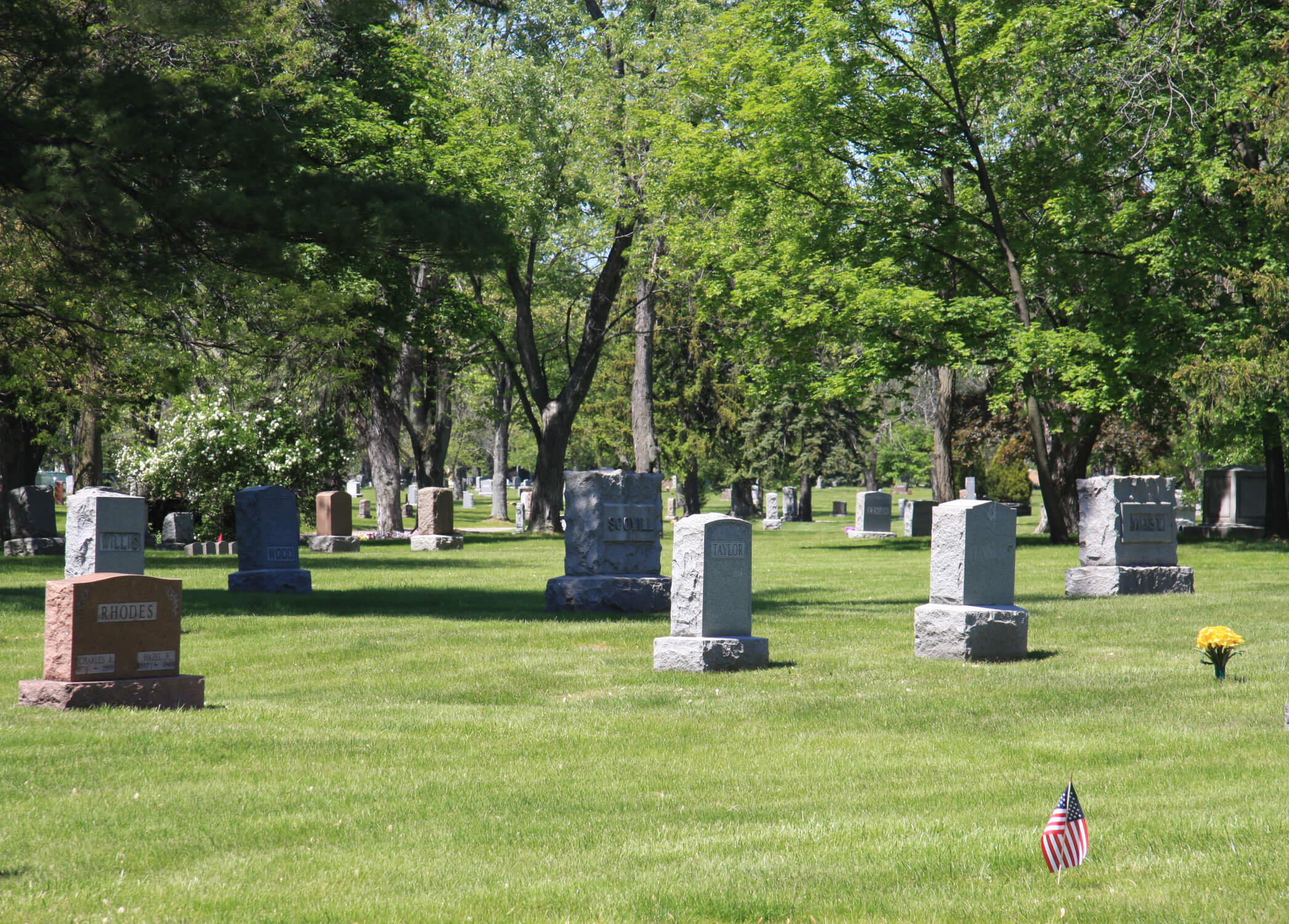 Roseland Park Cemetery Berkley MI funeral home and cremation