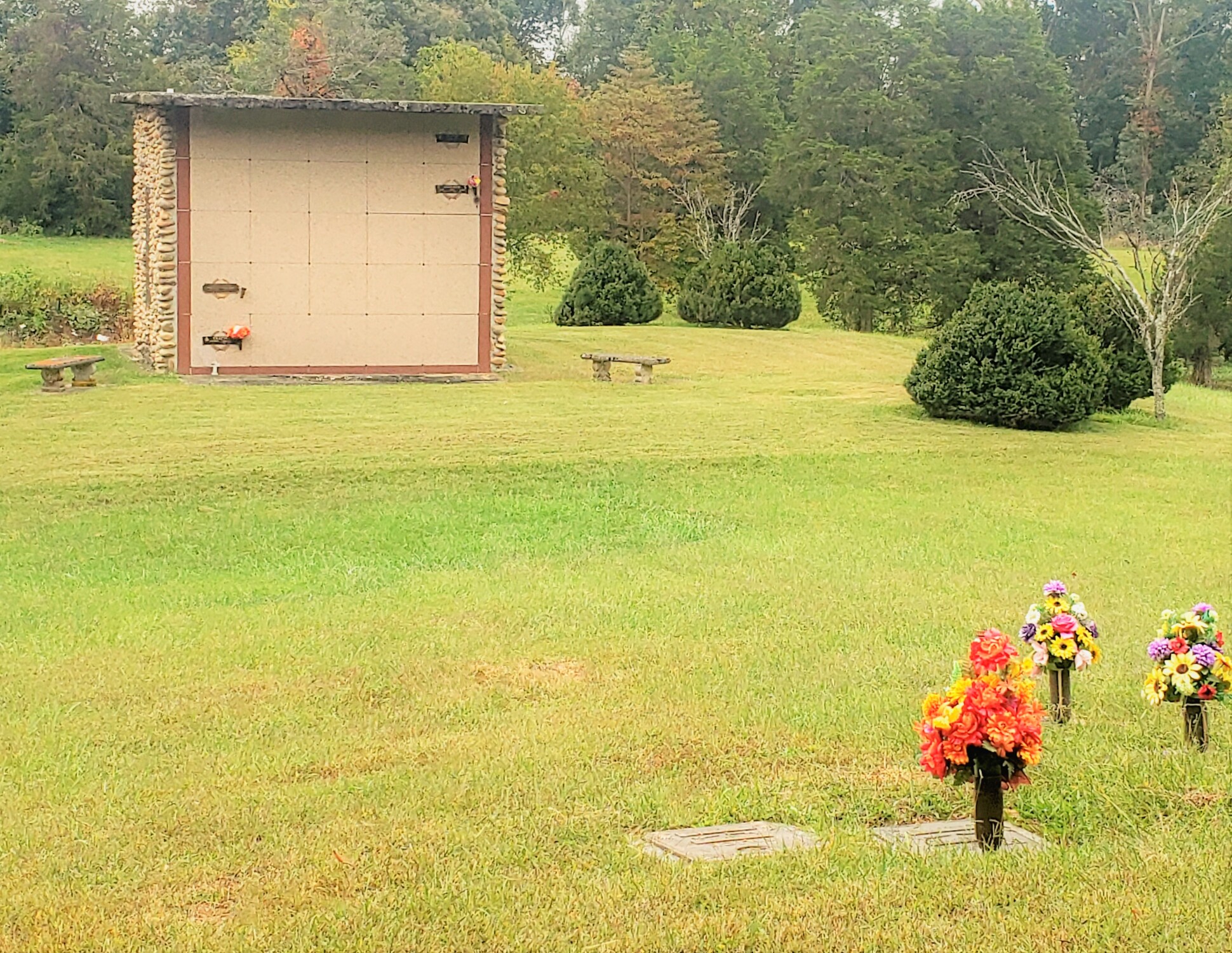 Cemetery Snyder's Memorial Gardens, Inc. Gray TN funeral home and