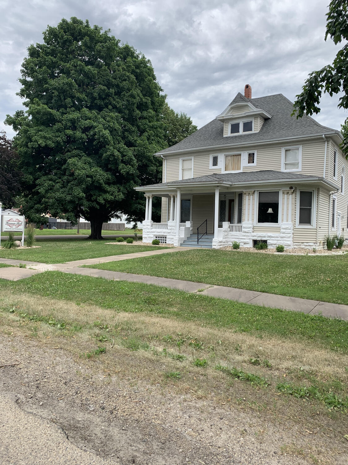 Wise Family Hoover Hall Roseville IL funeral home and cremation