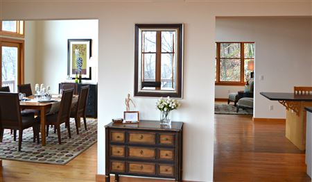 Staging a Vacant House 