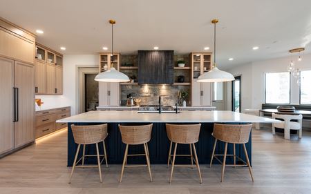 ERIE PHOTOSHOOT STAGE 