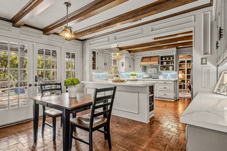 WestPark Dr Occupied Home Staging  