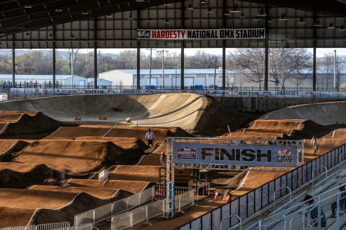 library-session-capturing-motion-in-difficult-light-events