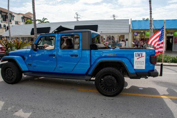 2024 MLK Day Parade blue jeep photo