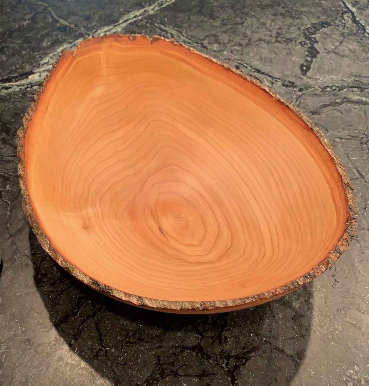 Turning a Natural Edge Bowl By John Westrup and John Richey 124