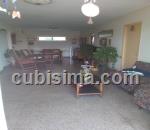 prop  horizontal de 3 cuartos $180,000.00 cuc  en calle linea vedado, plaza, la habana