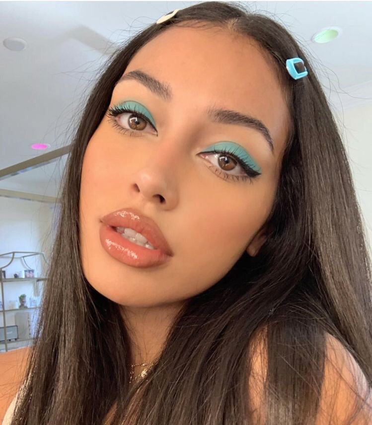 glossy-makeup-lips