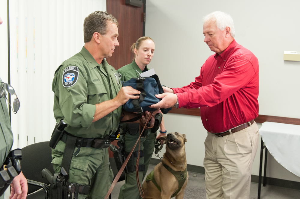 MedStar Donates First Aid Kits for Fort Worth K9 Officers
