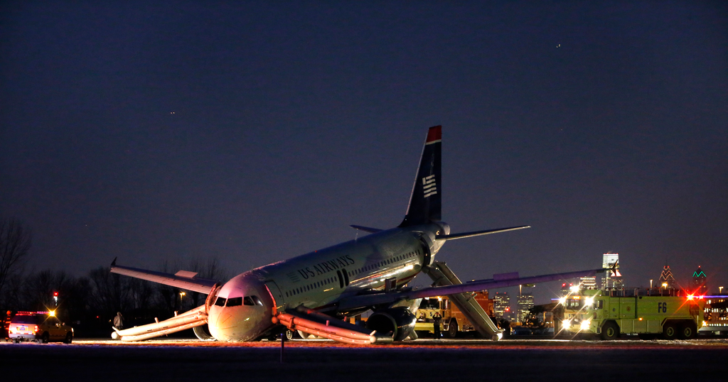 Nose Gear Collapses During Takeoff in Philadelphia