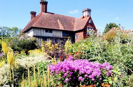 <font face="arial" color="#CF7829">JULY 2012: LONDON GARDENS</font><br /> With WPR’s Larry Meiller