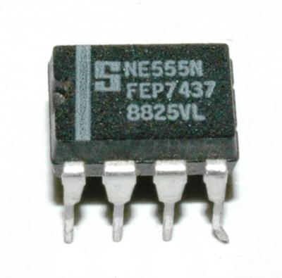 STMicroelectronics NE555N