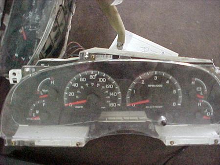  Gauges_And_Instrument_Panel 
