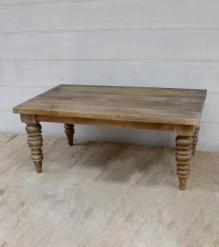 SOLID WOOD COFFEE TABLE