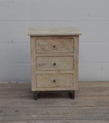SOLID HAND CARVED WOOD 3 DRAWER NIGHTSTAND / END TABLE