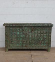 RECLAIMED DECORATIVE METAL TRUNK W/ OPENING LID