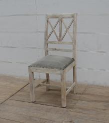 WOODEN CHAIR