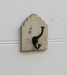 RECLAIMED WOOD WALL HANGER