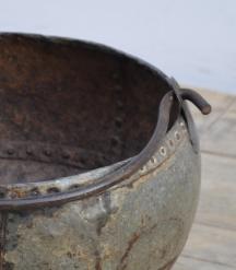 IRON POT