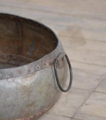 IRON POT