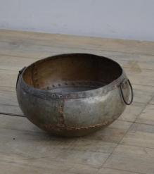 IRON POT