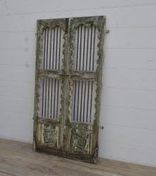 WOODEN DOOR