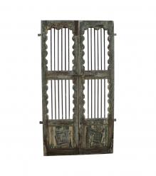WOODEN DOOR