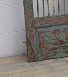 WOODEN DOOR