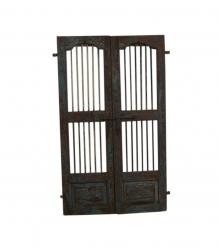 WOODEN DOOR