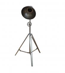 METAL TRIPOD ADJUSTABLE HEIGHT FLOOR LAMP