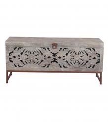 CARVed trunk / coffee table