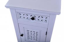 CARVED WOOD END TABLE / NIGHTSTAND