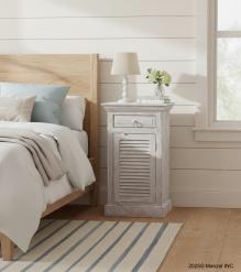 WOODEN 1/1 DRW CABINET