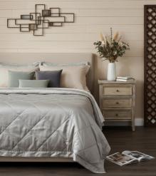SOLID WOOD 3 DRAWER NIGHTSTAND END TABLE