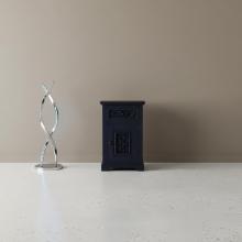 CARVED WOOD END TABLE / NIGHTSTAND