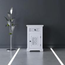 CARVED WOOD END TABLE / NIGHTSTAND