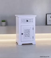 CARVED WOOD END TABLE / NIGHTSTAND
