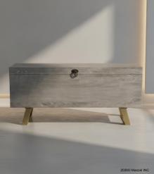 WOOD STORAGE TRUNK / COFFEE TABLE