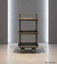 IRON TRAY WITH STAND 