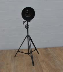 METAL TRIPOD ADJUSTABLE HEIGHT FLOOR LAMP