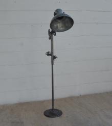 INDUSTRIAL METAL FLOOR LAMP