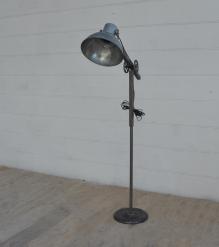 INDUSTRIAL METAL FLOOR LAMP