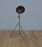 METAL TRIPOD ADJUSTABLE HEIGHT FLOOR LAMP