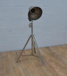 METAL TRIPOD ADJUSTABLE HEIGHT FLOOR LAMP