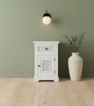 CARVED WOOD END TABLE / NIGHTSTAND