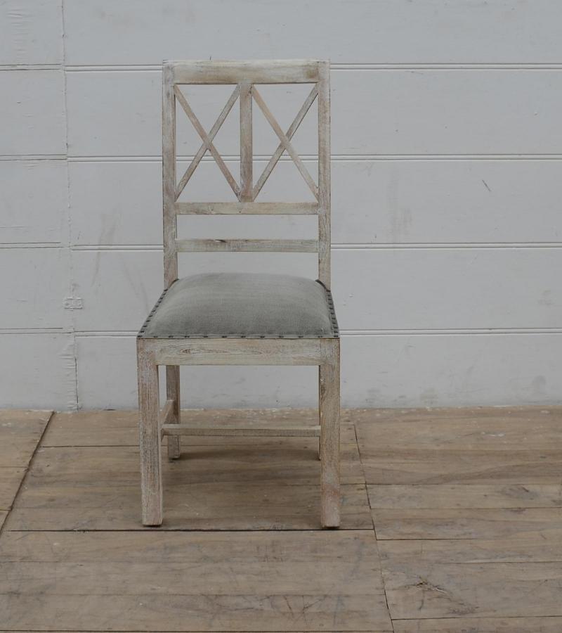 WOODEN CHAIR