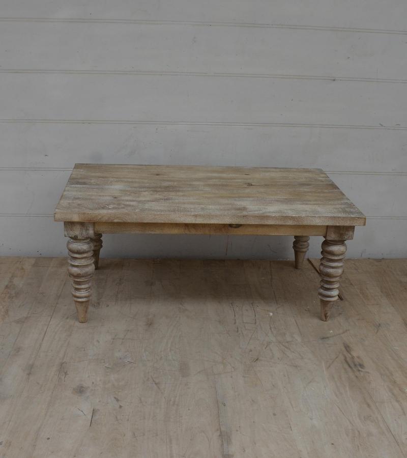 SOLID WOOD COFFEE TABLE