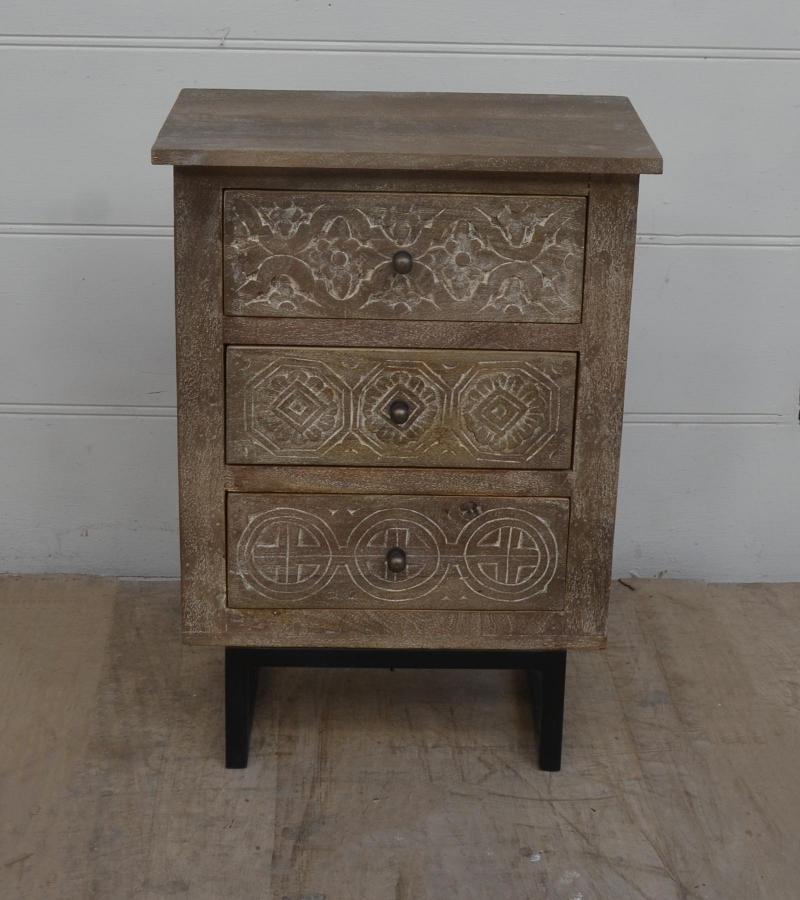 SOLID HAND CARVED WOOD 3 DRAWER NIGHTSTAND / END TABLE
