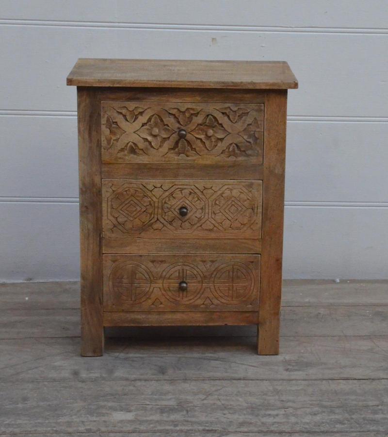 SOLID HAND CARVED WOOD NIGHTSTAND / END TABLE 3 DRAWERS